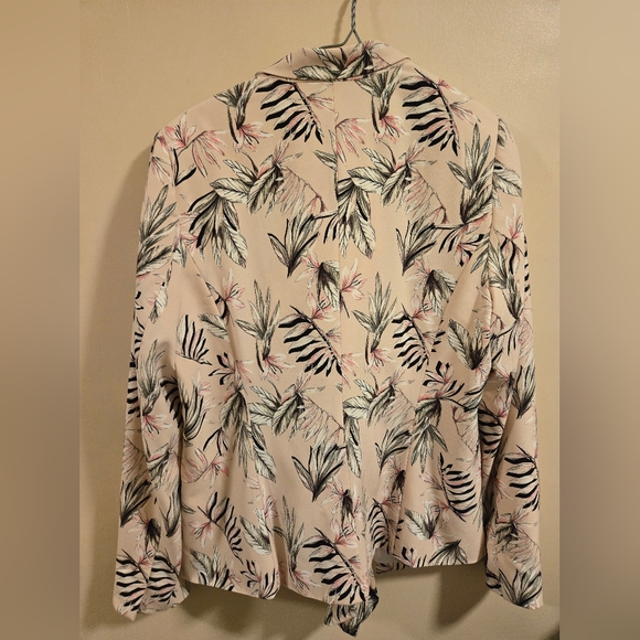 New Rw&Co Blazer - Picture 2 of 2